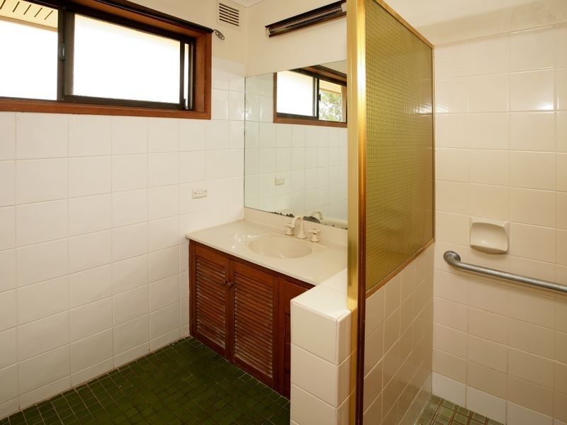 17 Fraser Street, Mount Austin NSW 2650