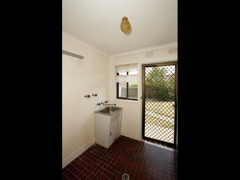 17 Fraser Street, Mount Austin NSW 2650