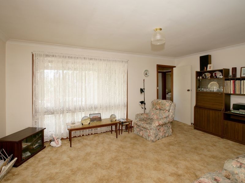 17 Fairbairn Crescent, Kooringal NSW 2650