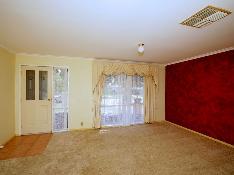 4 Boree Avenue, Forest Hill NSW 2651