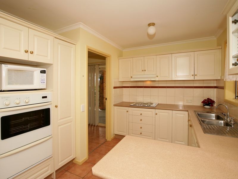 4 Boree Avenue, Forest Hill NSW 2651