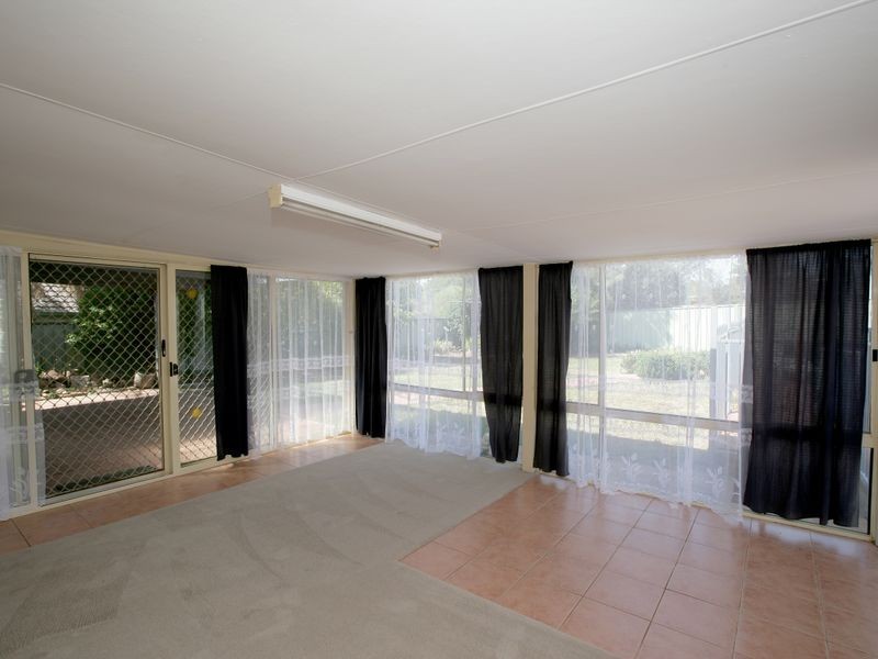 4 Boree Avenue, Forest Hill NSW 2651