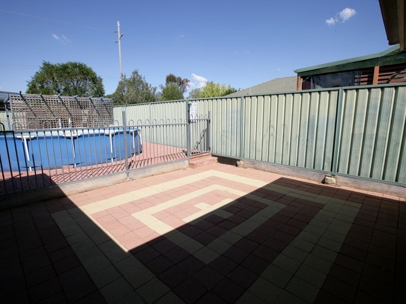 4 Boree Avenue, Forest Hill NSW 2651