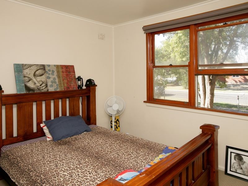 11 Madang Street, Ashmont NSW 2650