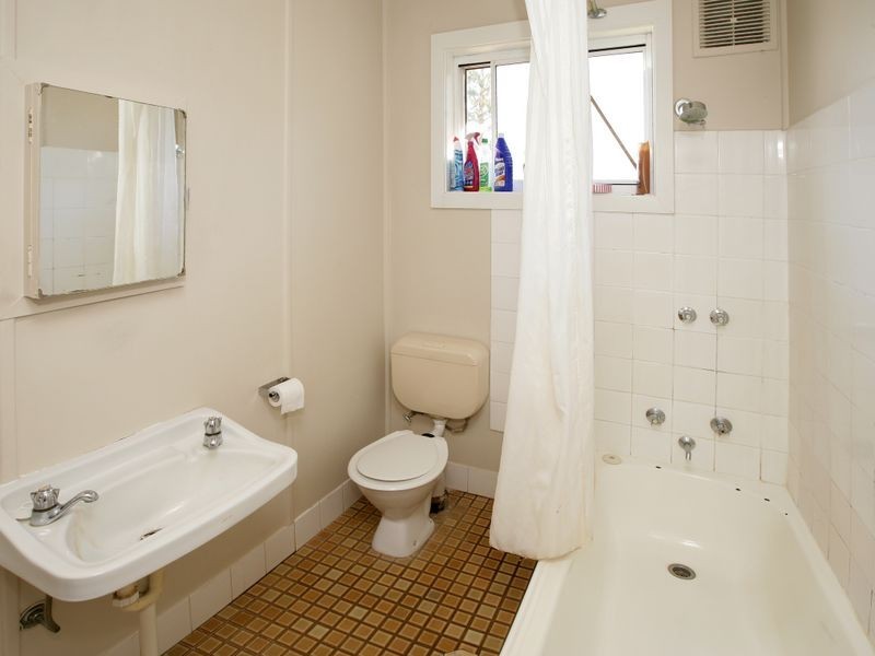 11 Madang Street, Ashmont NSW 2650