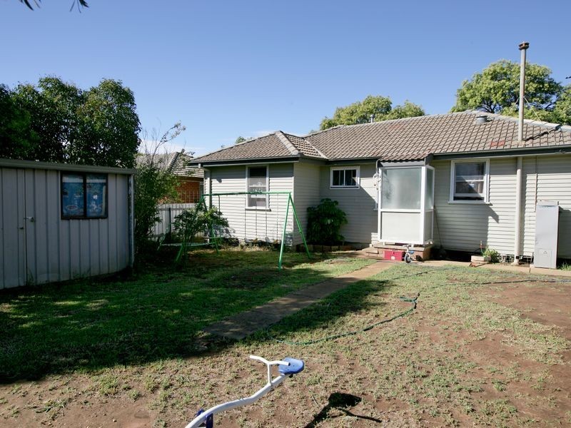 11 Madang Street, Ashmont NSW 2650