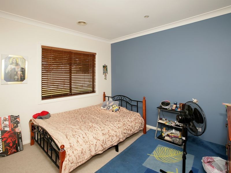 10 Adjin Street, Mount Austin NSW 2650