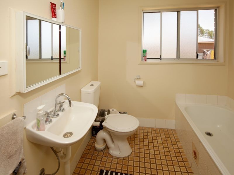 134 Raye Street, Tolland NSW 2650