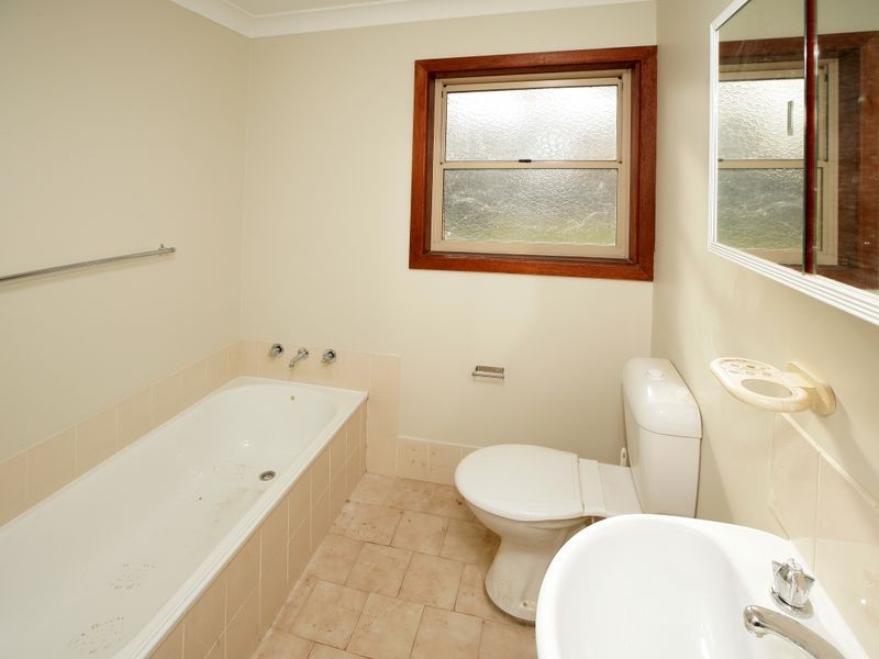 24 Dunrobin Street, Coolamon NSW 2701