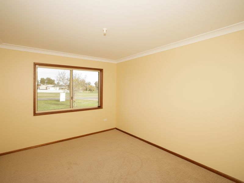 26 Dunrobin Street, Coolamon NSW 2701