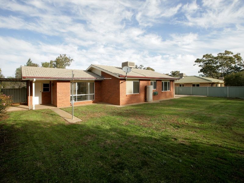 28 Dunrobin Street, Coolamon NSW 2701