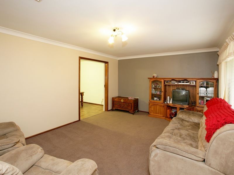 32 Jasmin Crescent, Lake Albert NSW 2650