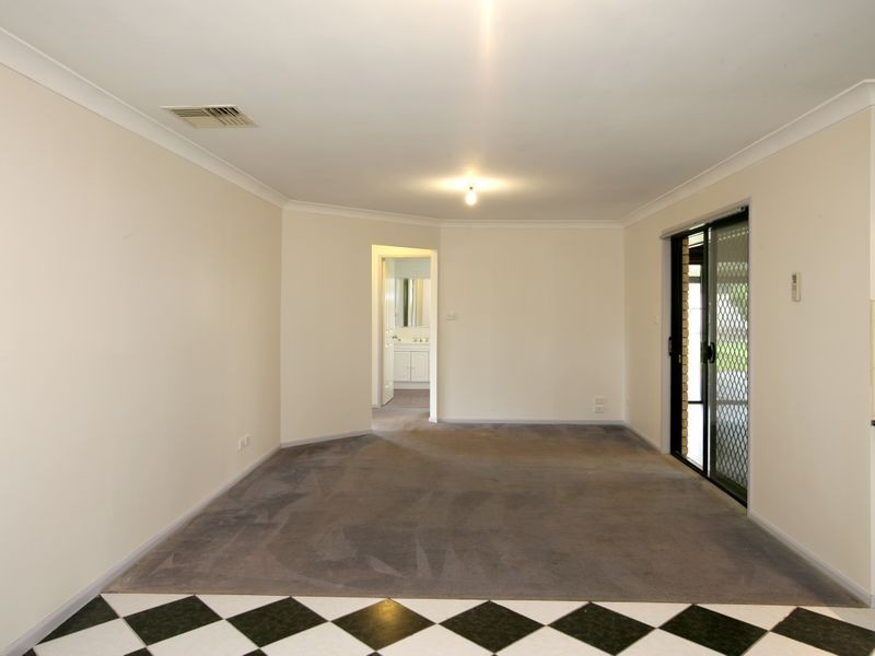 7 Mackay Place, Ashmont NSW 2650