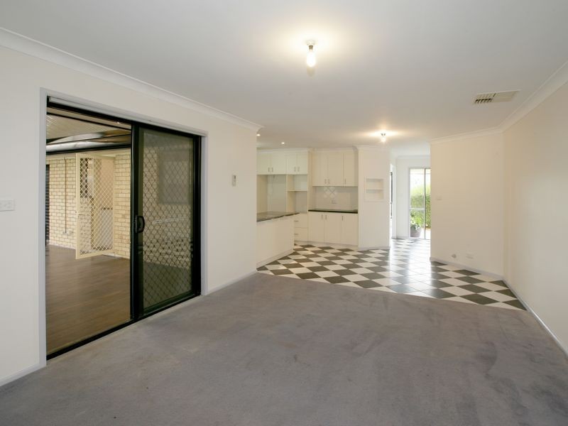 7 Mackay Place, Ashmont NSW 2650