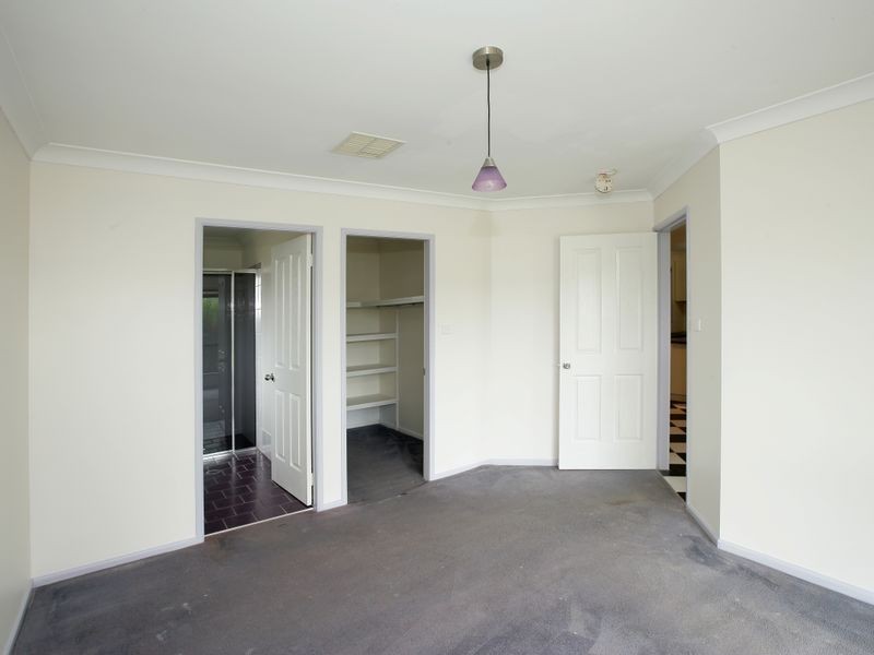 7 Mackay Place, Ashmont NSW 2650