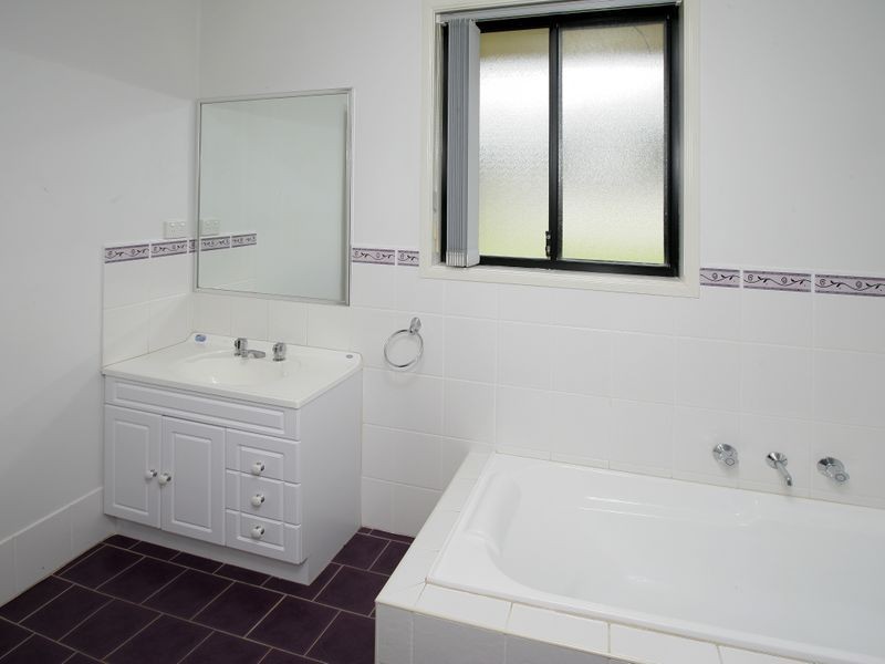 7 Mackay Place, Ashmont NSW 2650