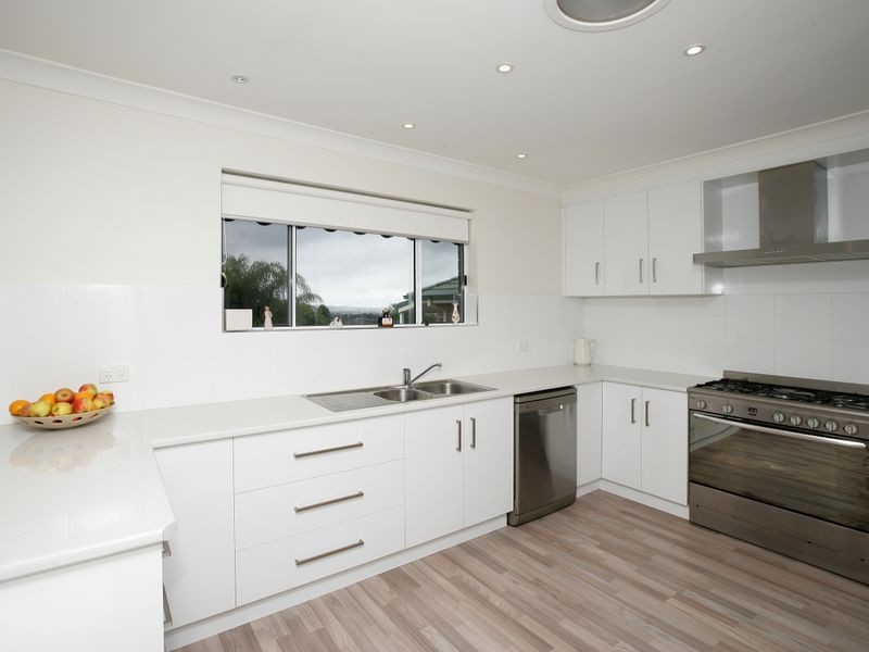 54 Mimosa Drive, Mount Austin NSW 2650