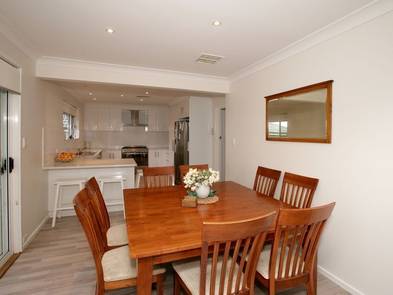 54 Mimosa Drive, Mount Austin NSW 2650