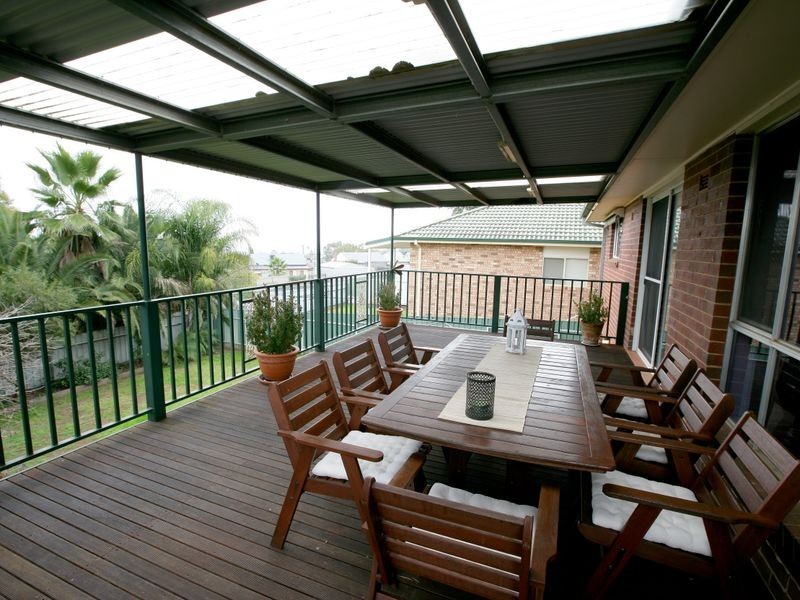 54 Mimosa Drive, Mount Austin NSW 2650