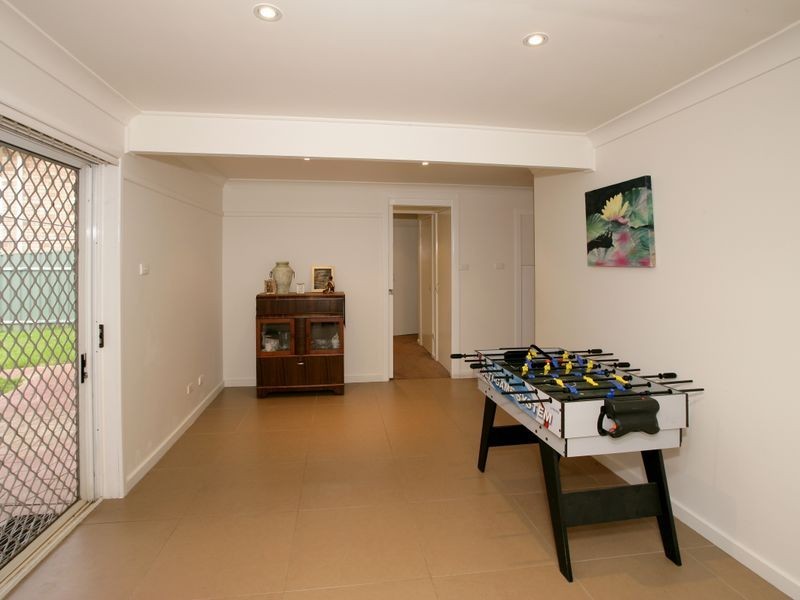 54 Mimosa Drive, Mount Austin NSW 2650