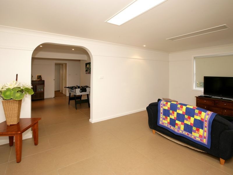 54 Mimosa Drive, Mount Austin NSW 2650