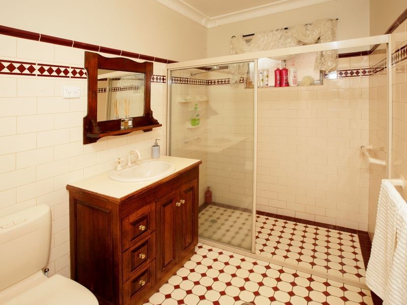 54 Mimosa Drive, Mount Austin NSW 2650