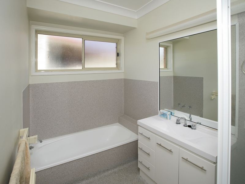 11 Juniper Place, Forest Hill NSW 2651