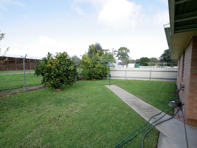 11 Juniper Place, Forest Hill NSW 2651