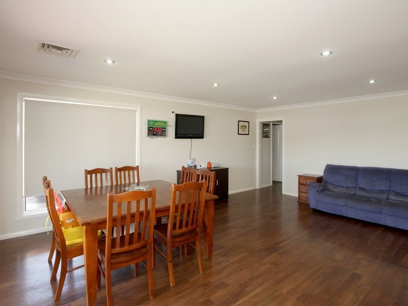 74 Kaloona Drive, Bourkelands NSW 2650