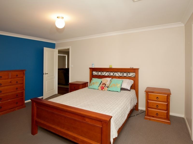 74 Kaloona Drive, Bourkelands NSW 2650