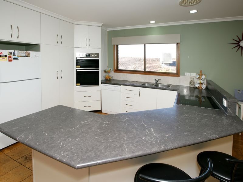 98 Stanley Street, Kooringal NSW 2650