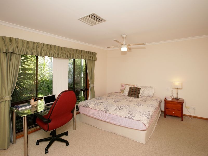 98 Stanley Street, Kooringal NSW 2650