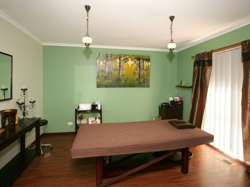 98 Stanley Street, Kooringal NSW 2650