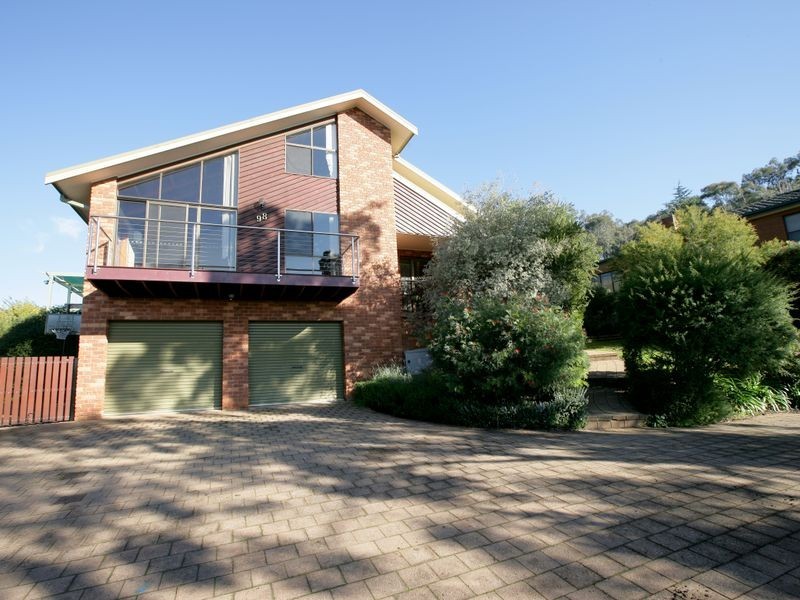 98 Stanley Street, Kooringal NSW 2650