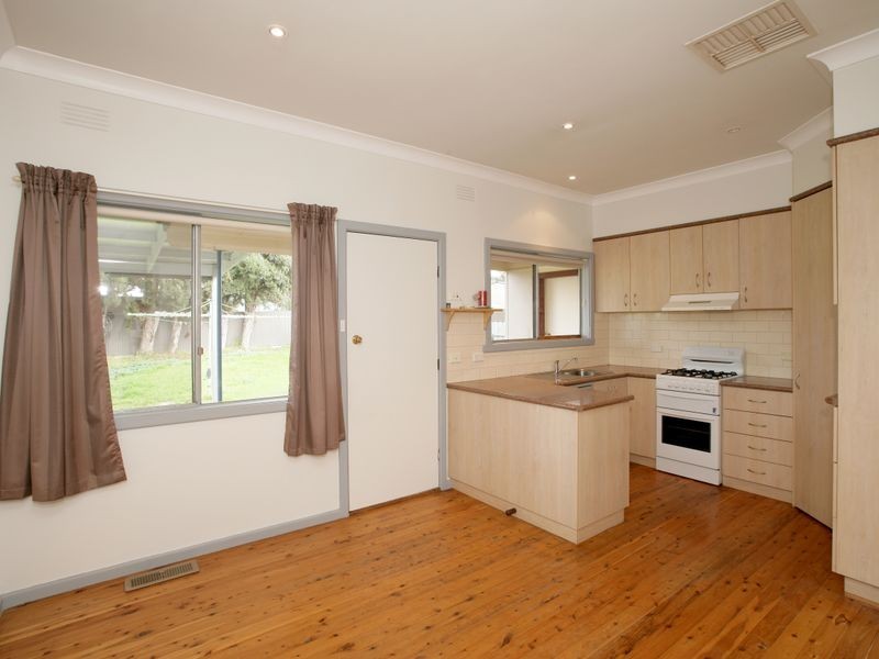 5 Ziegler Avenue, Kooringal NSW 2650