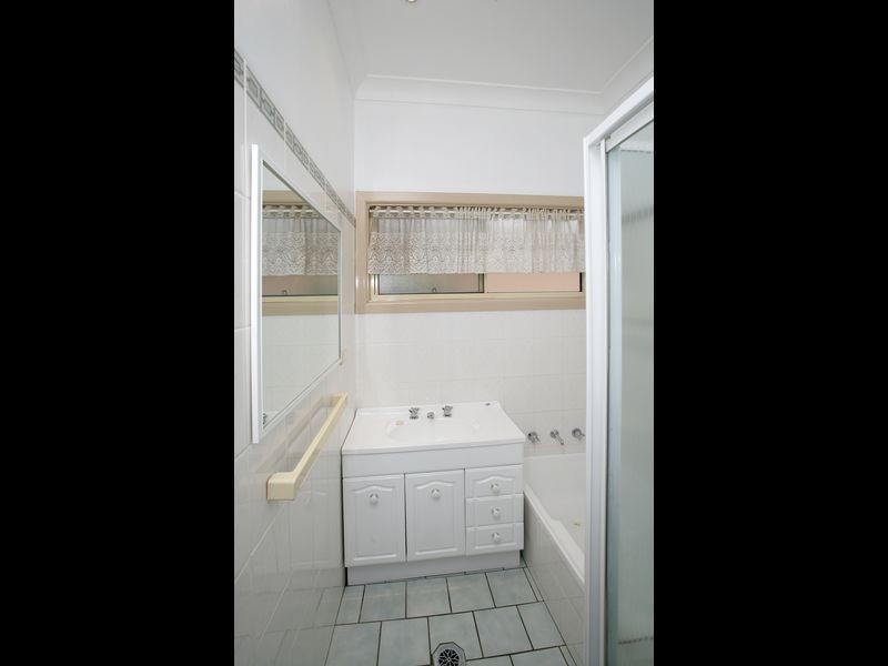 5 Ziegler Avenue, Kooringal NSW 2650