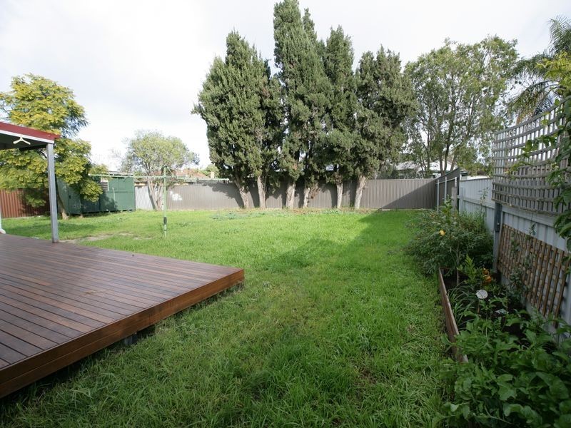 5 Ziegler Avenue, Kooringal NSW 2650