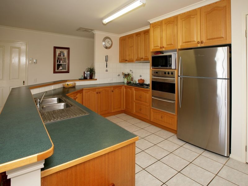 20 Henwood Avenue, Kooringal NSW 2650