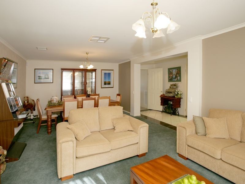 20 Henwood Avenue, Kooringal NSW 2650