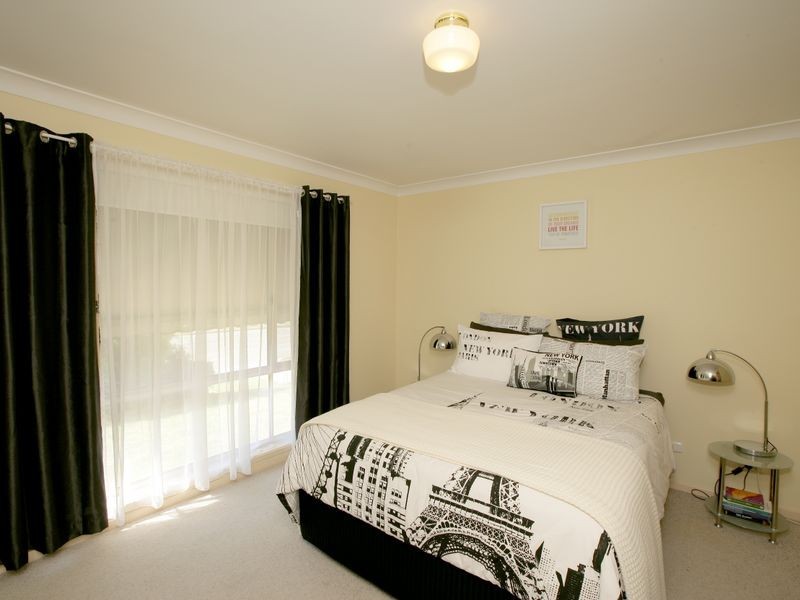 3 Kimba Drive, Glenfield Park NSW 2650