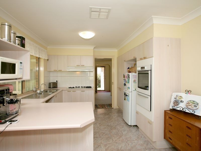 3 Kimba Drive, Glenfield Park NSW 2650