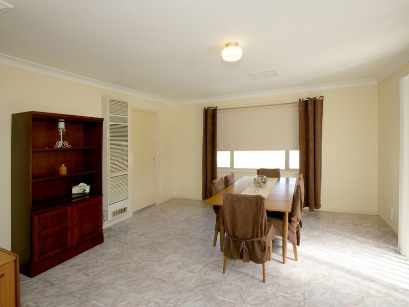 3 Kimba Drive, Glenfield Park NSW 2650