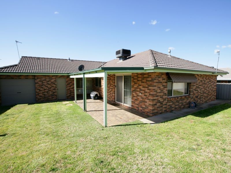 3 Kimba Drive, Glenfield Park NSW 2650