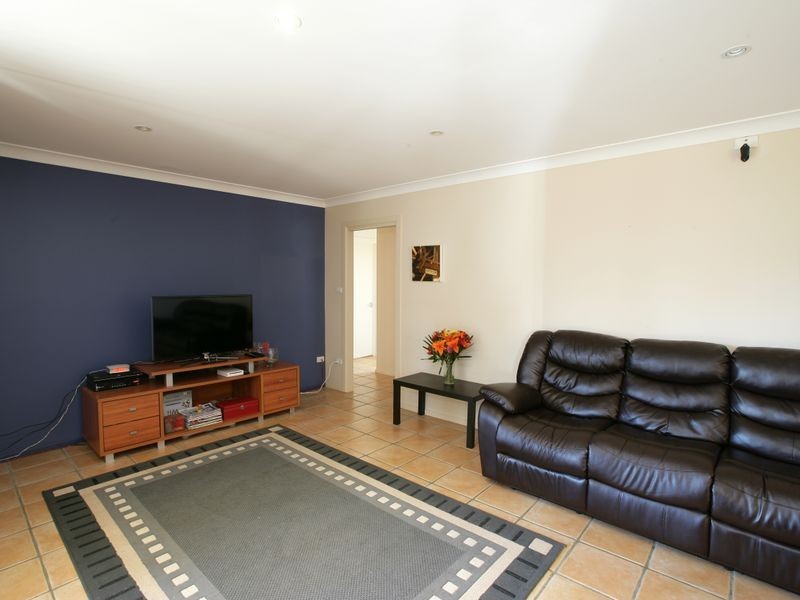 6 Skiff Place, Estella NSW 2650