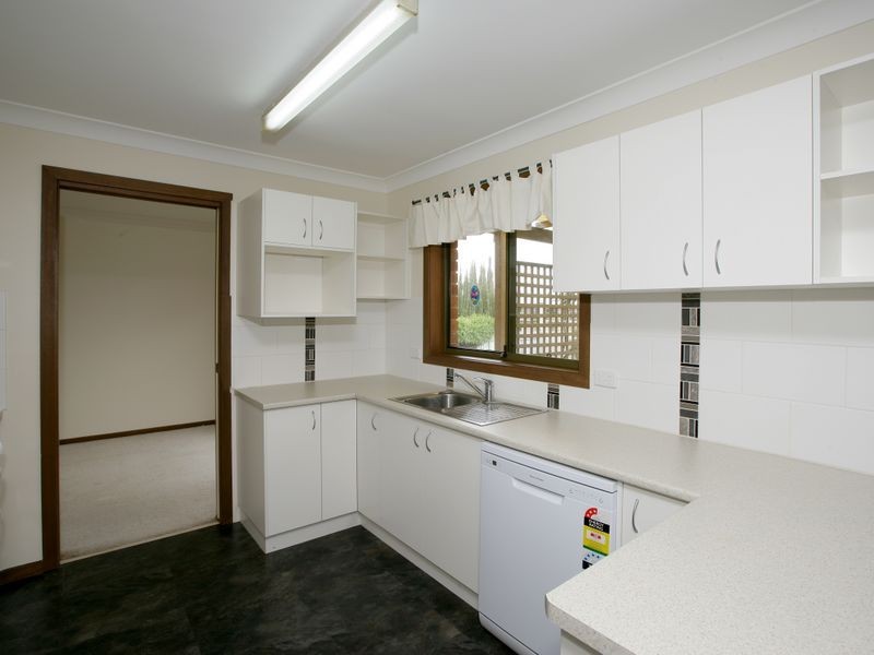 11 Avocet Drive, Estella NSW 2650