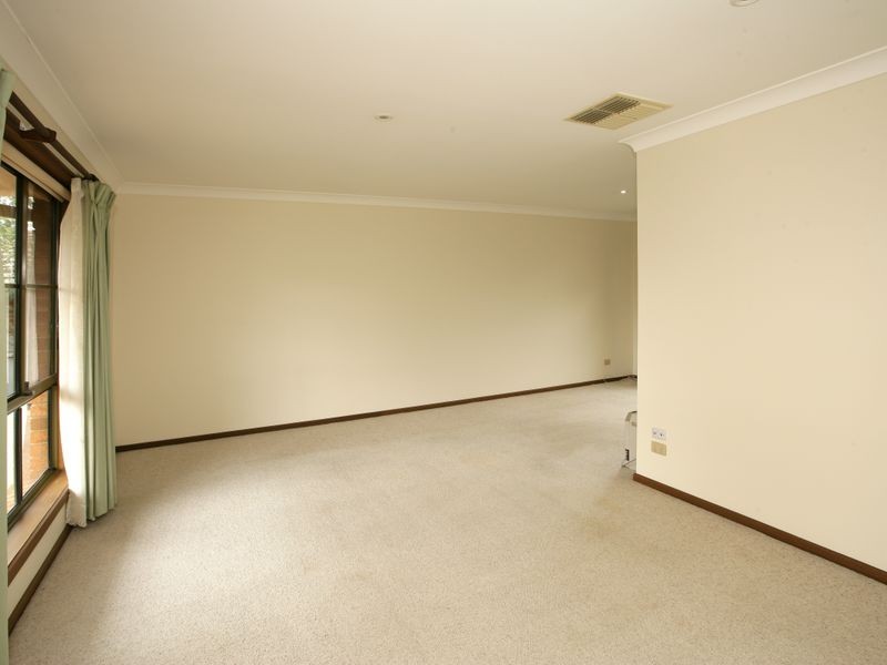 11 Avocet Drive, Estella NSW 2650