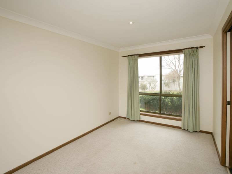 11 Avocet Drive, Estella NSW 2650