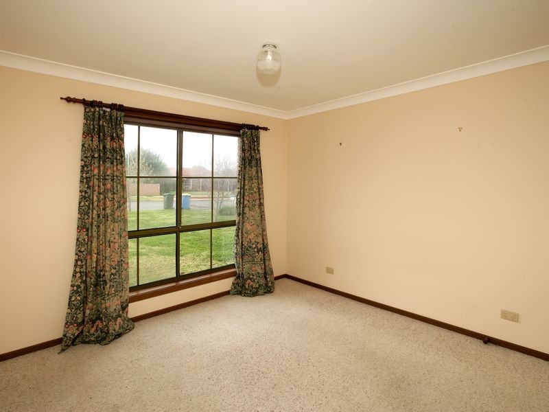 11 Avocet Drive, Estella NSW 2650