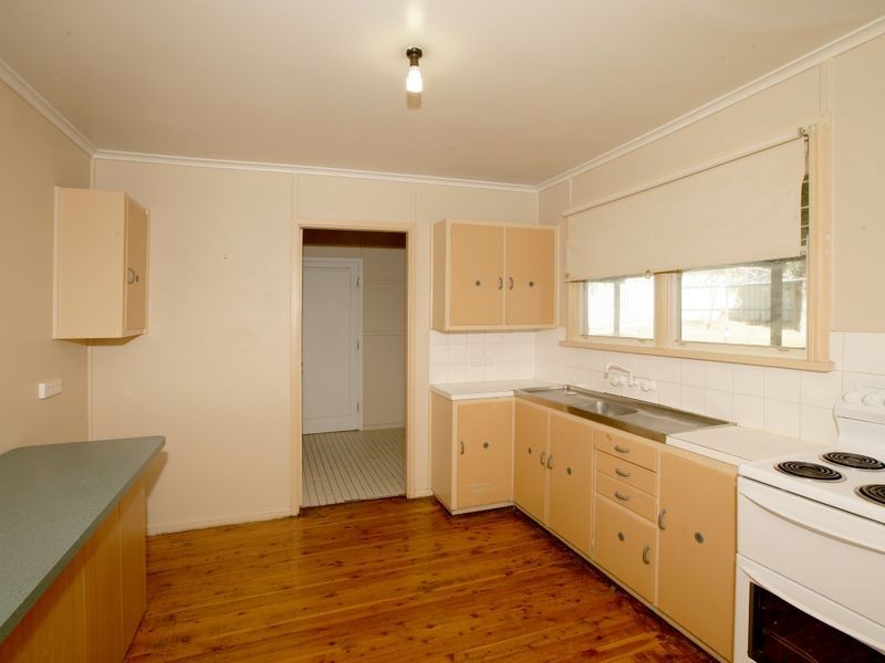 88 Warrawong Street, Kooringal NSW 2650