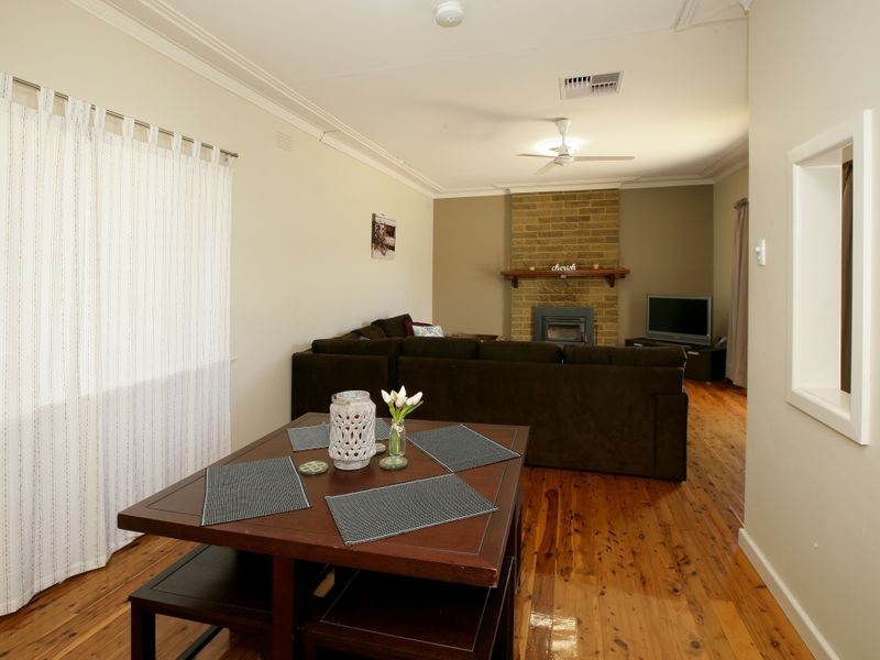 20 Campbell Place, Wagga Wagga NSW 2650
